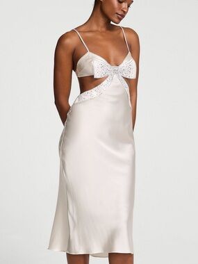 Victoria’s Secret Atelier Fashion Show Limited Edition Silk Shine Bow Dress